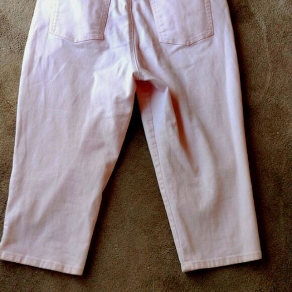 Gloria Vanderbilt All-Around Slimming Effect Cropped Jeans - Picture 5 of 11